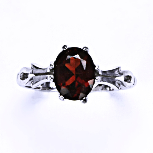 Stříbrný prsten, přírodní granát 9x7 mm - T 1262 