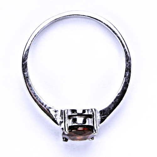Stříbrný prsten, přírodní granát 8x6 mm - T 1245 