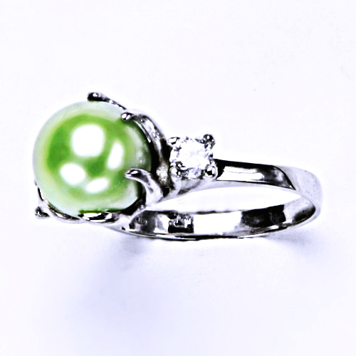 Stříbrný prsten s umělou zelenou perlou šperky, T 1190 