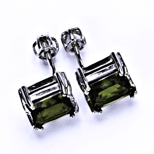 Stříbrné náušnice, přírodní vltavín 8x8 mm - NŠ 1259