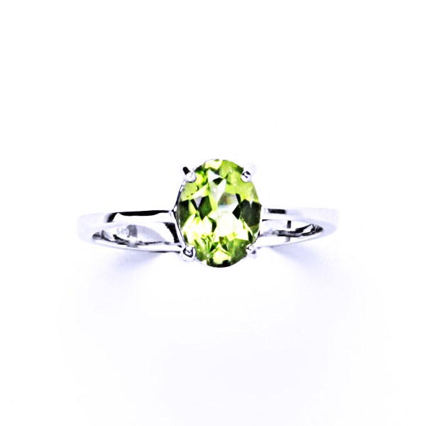 Stříbrný prsten, přírodní olivín 8x6 mm - T 1245