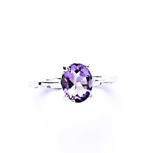 Stříbrný prsten, přírodní světlý ametyst 8x6 mm - T 1245 
