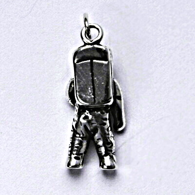 Stříbrný přívěšek, kosmonaut, přívěsek ze stříbra s patinou P 180