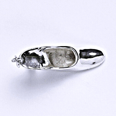 Stříbrný přívěsek střevíc, přívěsek ze stříbra, P 970