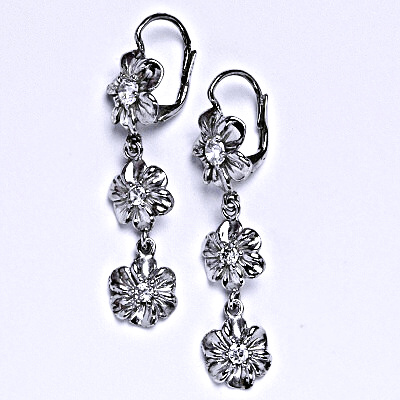 Stříbrné náušnice s čirými zirkony,kytička, NK 1449
