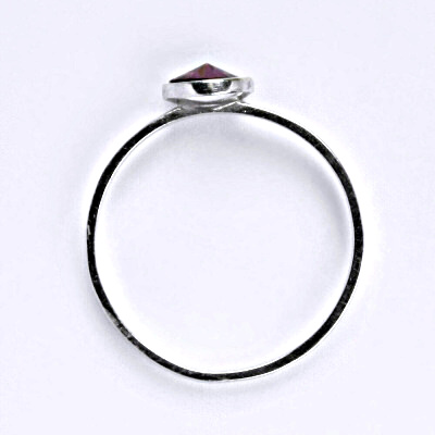 Stříbrný prsten se Swarovski krystalem amethyst, T 1336