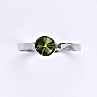 Stříbrný prsten se Swarovski krystalem olivine, T 1336