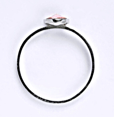 Stříbrný prsten se Swarovski krystalem light rose, T 1336