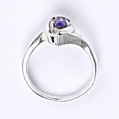 Stříbrný prsten s syntetickým ametystem, T 1232 
