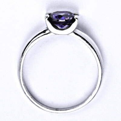 Stříbrný prsten se syntetickým ametystem, T 1273