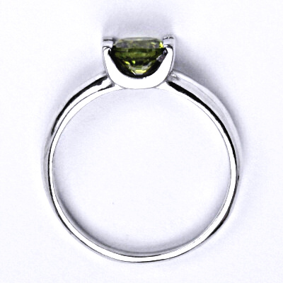 Stříbrný prsten se syntetickým olivínem, T 1273