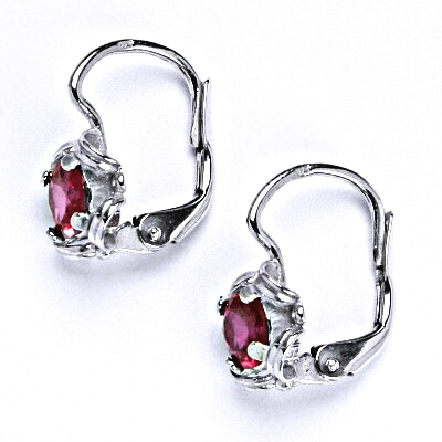 Stříbrné náušnice se syntetickým rubínem, NK 1448