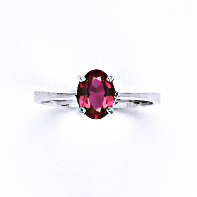 Stříbrný prsten se syntetickým zirkonem ruby 7x5 mm, T 1246