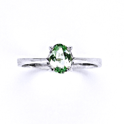 Stříbrný prsten se syntetickým zirkonem peridot 7x5 mm, T 1246