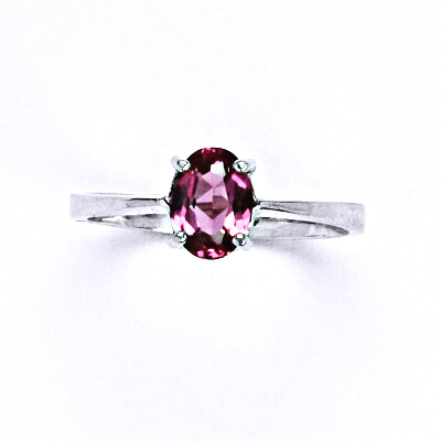 Stříbrný prsten se syntetickým zirkonem fuschsia 7x5 mm, T 1246