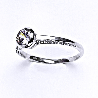 Zlatý prsten , bílé i žluté zlato , zirkon lavender - T 1443