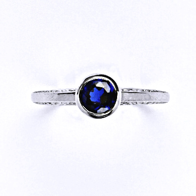 Stříbrný prsten , syntetický zirkon spinel - T 1443