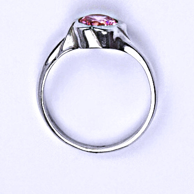Stříbrný prsten s růžovým zirkonem T 1271 
