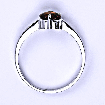 Stříbrný prsten s přírodním granátem, srdce 6x6 mm  stříbrný prstýnek T 1362 