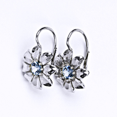Stříbrné náušnice se zirkonem akvamarin, kytička NK 1389 