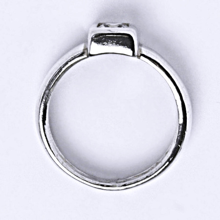 Stříbrný prsten s čirým zirkonem T 1091