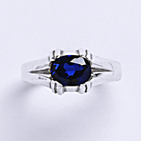 Stříbrný prsten prsten se spinelem 8x6 mm, T 1089 S