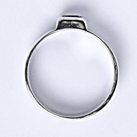 Stříbrný prsten prsten se spinelem 4x4 mm, T 1062 S 