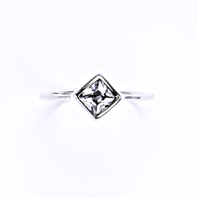 Stříbrný prsten se zirkonem lavender, T 1079 L