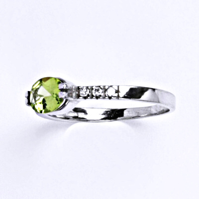 stříbrný prsten s přírodním olivínem,prsten VR 237