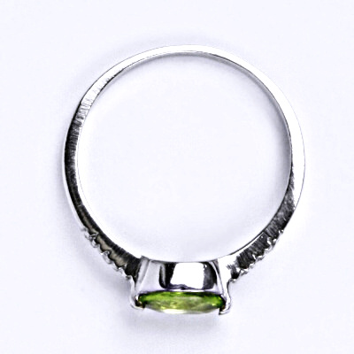 stříbrný prsten s přírodním olivínem,prsten VR 237