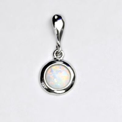 Zlatý přívěsek, bílé zlato, bílý syntetický opál, přívěsek s opálem, P 1471 