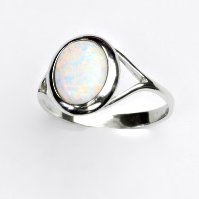 Zlatý prsten, bílé zlato, bílý syntetický opál - T 1453