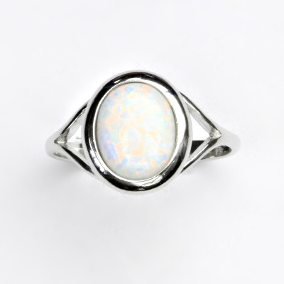 Zlatý prsten, bílé zlato, bílý syntetický opál - T 1453