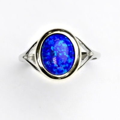 Zlatý prsten, bílé zlato, tmavě modrý syntetický opál - T 1453 