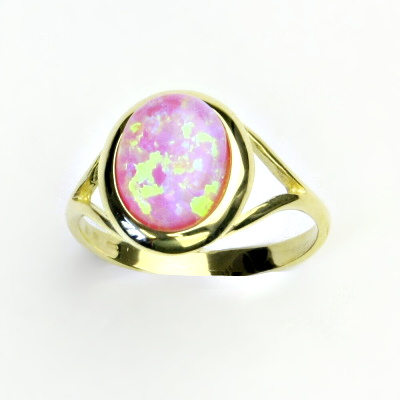 Zlatý prsten, žluté zlato, růžový syntetický opál - T 1453 