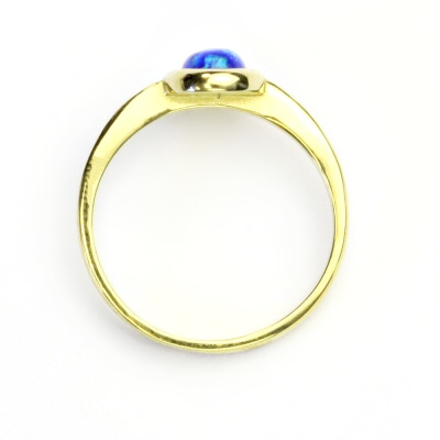 Zlatý prsten, žluté i bílé zlato, syntetický fialový opál - T 1354