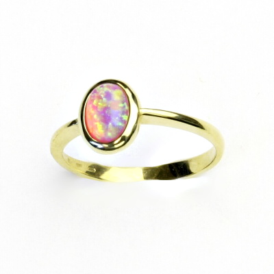 Zlatý prsten, žluté i bílé zlato, syntetický růžový opál - T 1354