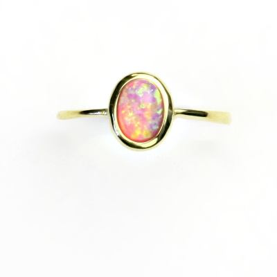 Zlatý prsten, žluté i bílé zlato, syntetický růžový opál - T 1354