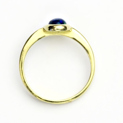 Zlatý prsten, žluté i bílé zlato, syntetický zelený opál - T 1354