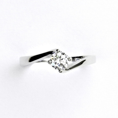 Zlatý prsten s diamantem 0,22 ct, bílé zlato - VR 282