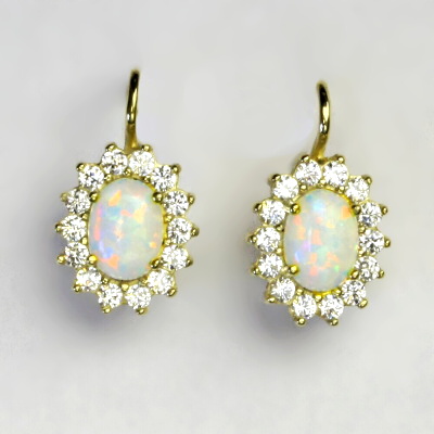 Zlaté náušnice Kate, žluté zlato, bílý syntetický opál a čiré zirkony - NK 1507