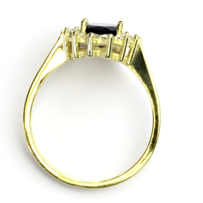 Zlatý prsten Kate, žluté i bílé zlato, přírodní granát a čiré zirkony - T 1507