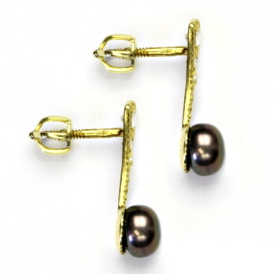 Zlaté náušnice, černá přírodní říční perla, žluté zlato, NŠ 1241