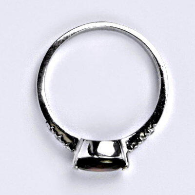 Zlatý prsten,přírodní granát, bílé i žluté zlato 14 ct, 2,20 g VR 237