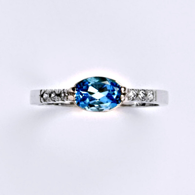 Zlatý prsten,přírodní topaz swiss, bílé zlato 14 ct, váha 2,20 g VR 237