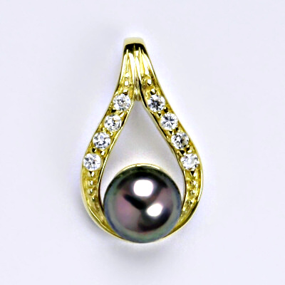 Zlatý přívěšek s přírodní černou perlou 8 mm, žluté zlato, P 1411