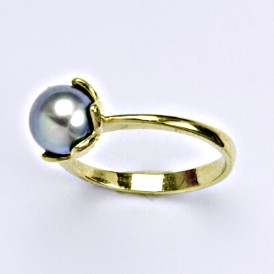 Zlatý prsten s přírodní šedou perlou 8 mm,žluté i bílé zlato, T 1351 v.v