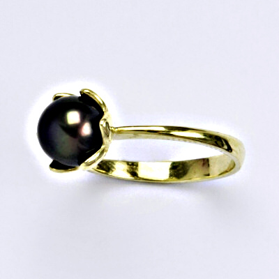 Zlatý prsten s přírodní černou perlou 8 mm,žluté i bílé zlato, T 1351 v.v