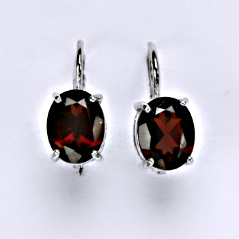 Zlaté náušnice granát, bílé zlato, NK 1244 (9x7)