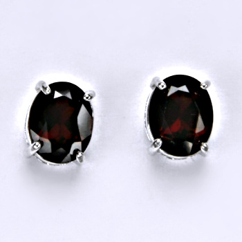 Zlaté náušnice, bílé zlato, přírodní granát 9x7 mm, NŠ 1244